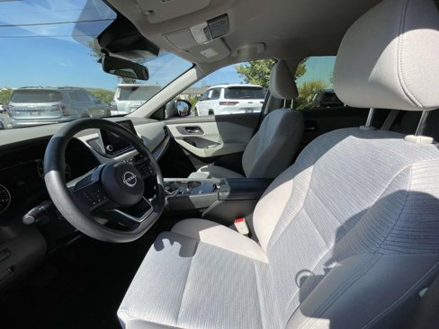 Used 2023 Nissan Rogue SV image 27