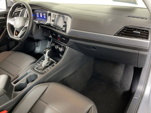 Used 2024 Volkswagen Jetta SE image 25