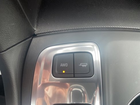 Used 2020 Chevrolet Equinox LT image 3
