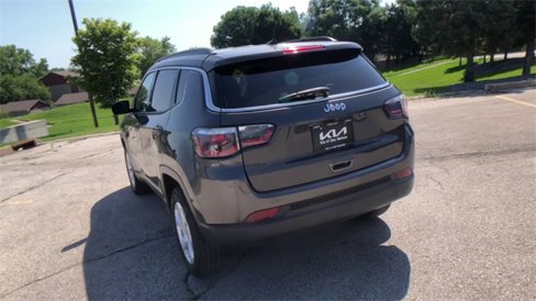 Used 2019 Jeep Compass Latitude w/ Cold Weather Group image 9