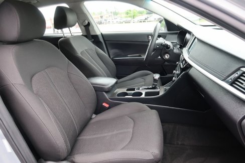 Used 2020 Kia Optima LX image 9