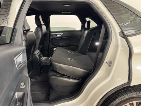 Used 2021 Ford Edge ST image 29