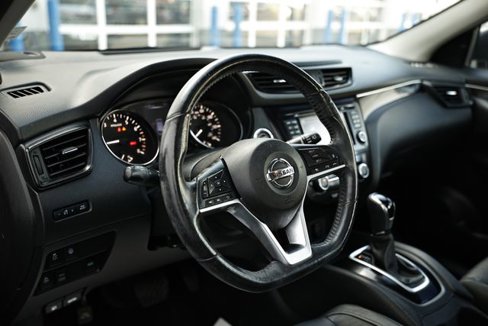 Used 2018 Nissan Rogue Sport SL w/ SL Premium Package image 19