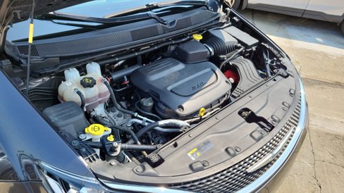 Used 2019 Chrysler Pacifica Touring-L image 38