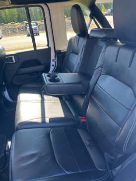 Used 2021 Jeep Wrangler Unlimited Sahara w/ Cold Weather Group image 13