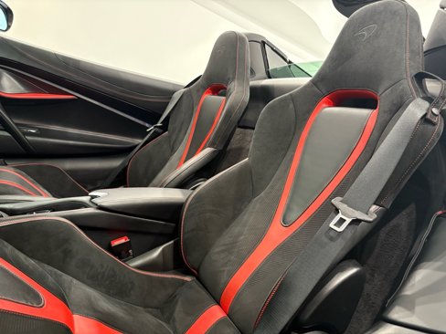Used 2021 McLaren 720S Performance image 8