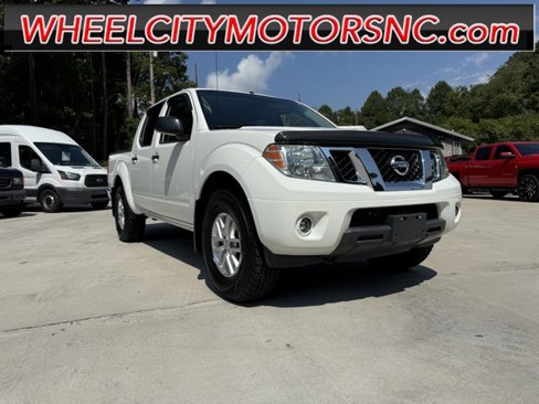 Used 2019 Nissan Frontier SV image 1