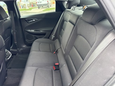 Used 2022 Chevrolet Malibu LT image 9