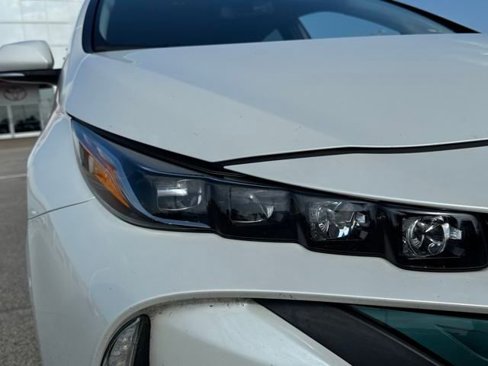 Used 2017 Toyota Prius Prime image 11