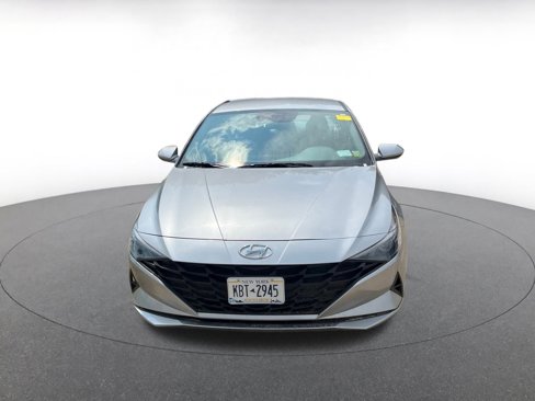 Used 2023 Hyundai Elantra SEL image 3