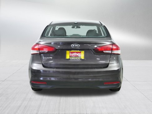 Used 2017 Kia Forte LX image 6