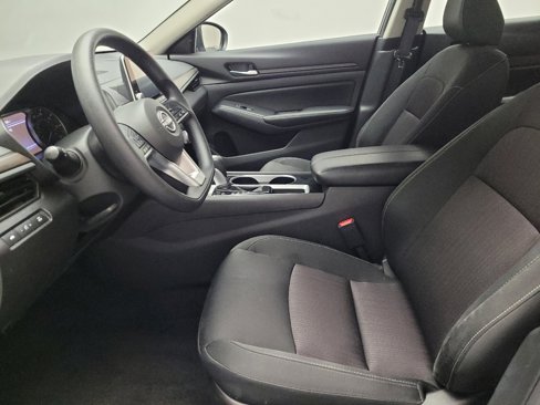 Used 2024 Nissan Altima 2.5 SV image 17