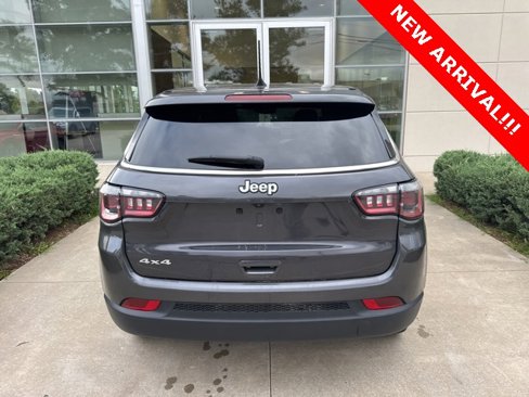Used 2024 Jeep Compass Sport image 5