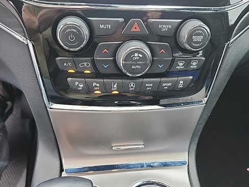 Used 2021 Jeep Grand Cherokee Limited image 33
