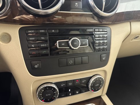 Used 2015 Mercedes-Benz GLK 250 BlueTEC 4MATIC image 35