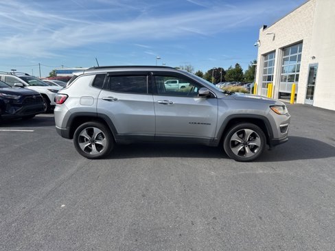 Used 2017 Jeep Compass Latitude w/ Popular Equipment Group image 4