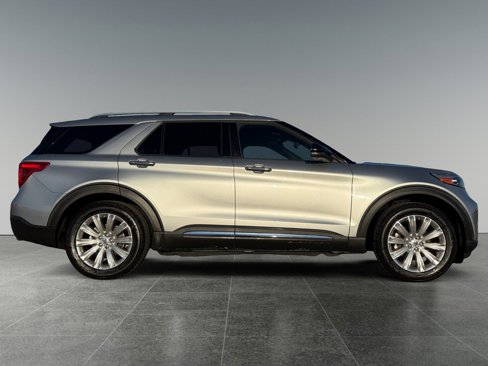 Used 2020 Ford Explorer Limited w/ Class III Trailer Tow Package image 8