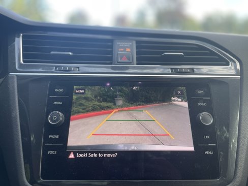 Used 2018 Volkswagen Tiguan SE w/ Panoramic Sunroof Package image 15