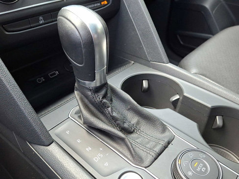 Used 2019 Volkswagen Atlas SE w/ Panoramic Sunroof Package image 12