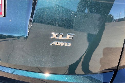 Used 2017 Toyota RAV4 XLE image 8