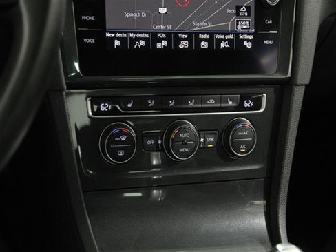 Used 2019 Volkswagen Golf Alltrack S image 14