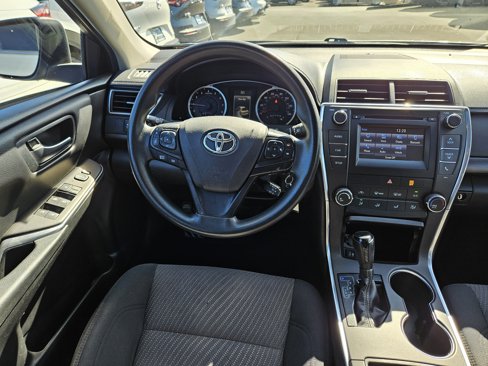Used 2017 Toyota Camry SE image 14