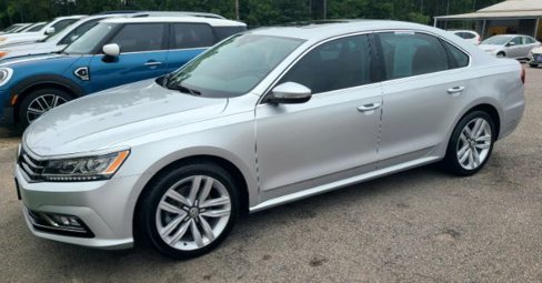 Used 2017 Volkswagen Passat 1.8T SEL Premium image 5