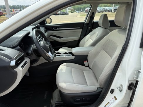 Used 2023 Nissan Altima 2.5 SV image 12