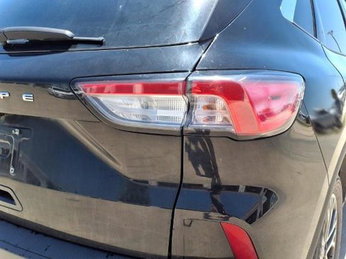 Used 2022 Ford Escape SEL image 10