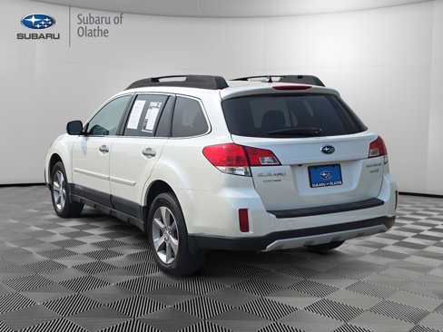 Used 2013 Subaru Outback 2.5i Limited w/ Special Appearance Pkg image 9