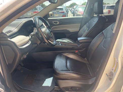Used 2022 Jeep Compass Latitude image 30
