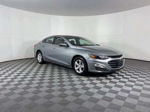 Used 2023 Chevrolet Malibu LT image 2