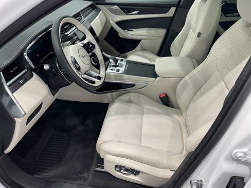 Used 2025 Jaguar F-PACE R-Dynamic S image 8