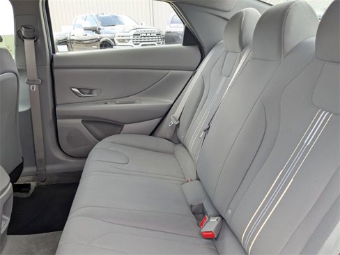 Used 2024 Hyundai Elantra SEL image 12