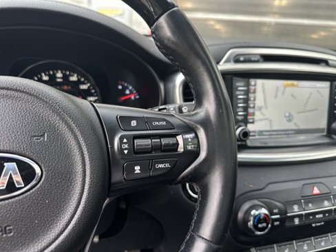 Used 2017 Kia Sorento SX image 30