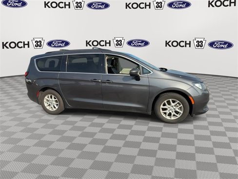 Used 2020 Chrysler Voyager Lxi image 9