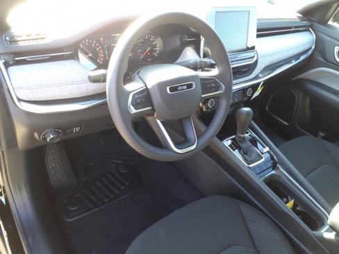 New 2025 Jeep Compass Sport image 4