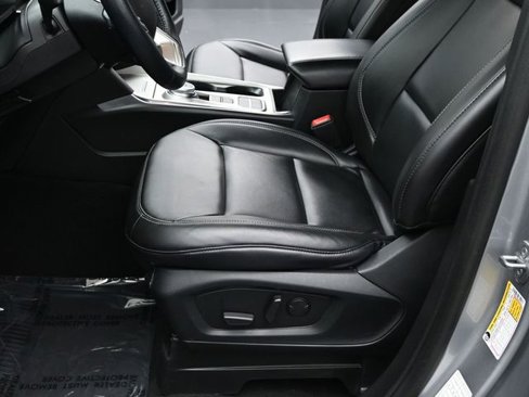Used 2023 Ford Explorer XLT w/ Equipment Group 202A image 11
