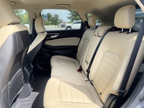 Used 2022 Ford Edge SEL w/ Convenience Package image 26