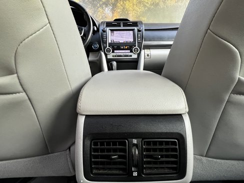 Used 2012 Toyota Camry XLE image 37