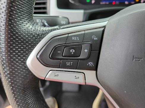 Used 2021 Volkswagen Atlas Cross Sport SEL Premium image 31