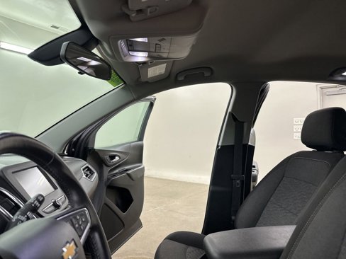 Used 2018 Chevrolet Equinox LT image 34