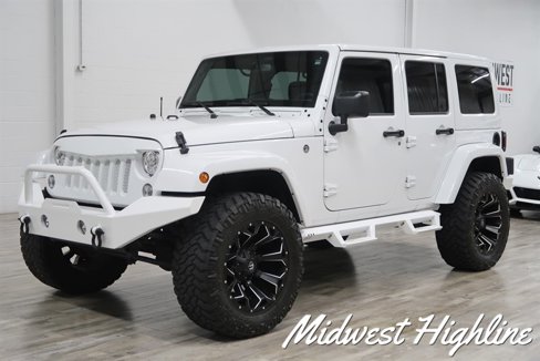 Used 2017 Jeep Wrangler Unlimited Sahara w/ Connectivity Group image 7