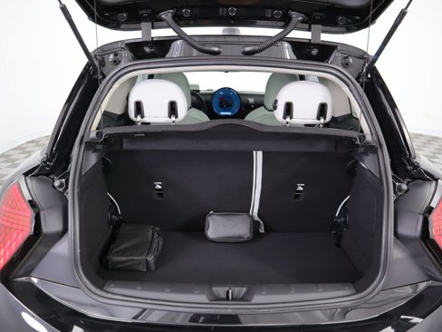 Used 2025 MINI Cooper 2-Door Hardtop image 28