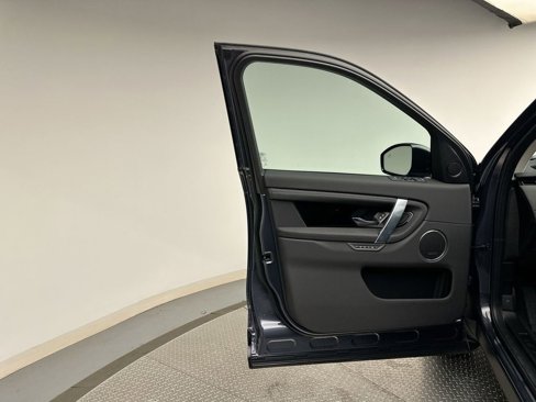 New 2025 Land Rover Discovery Sport S image 8