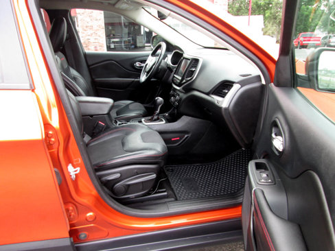 Used 2016 Jeep Cherokee Trailhawk w/ Comfort/Convenience Group image 24