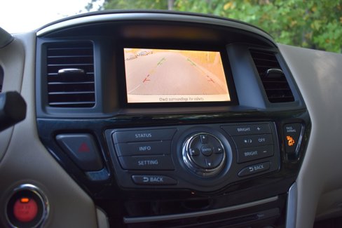 Used 2015 Nissan Pathfinder SV image 18