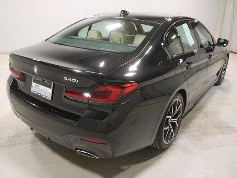 Used 2022 BMW 540i xDrive w/ M Sport Package image 8