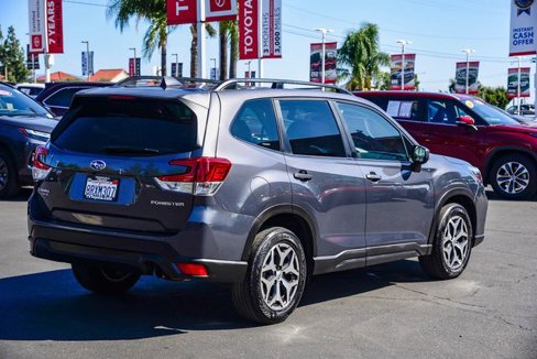 Used 2020 Subaru Forester Premium image 7