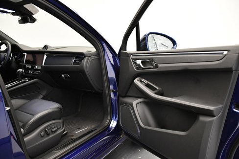 Certified 2023 Porsche Macan GTS image 47